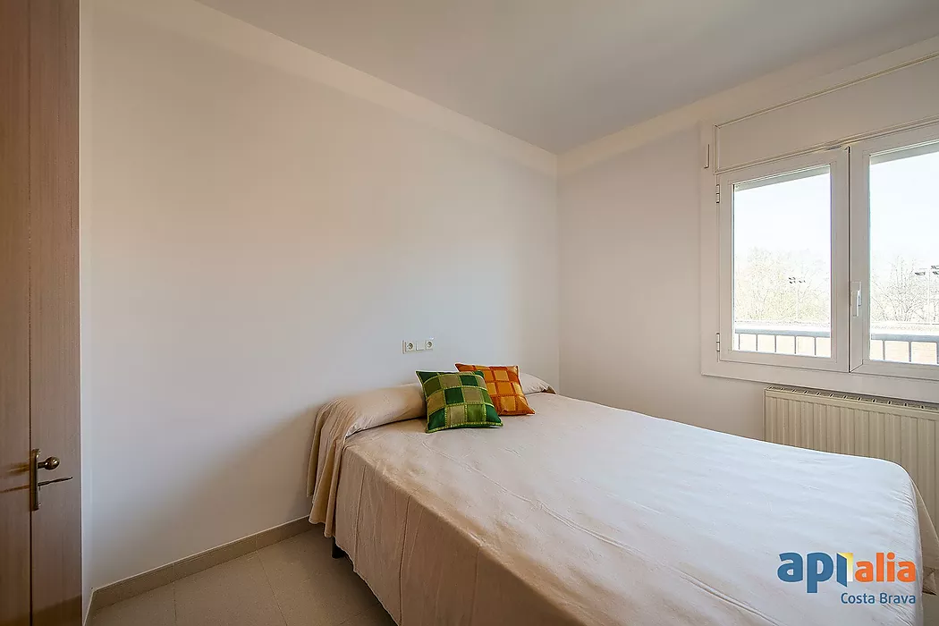 Atractiu pis amb terrassa a la zona de la Devesa de Girona