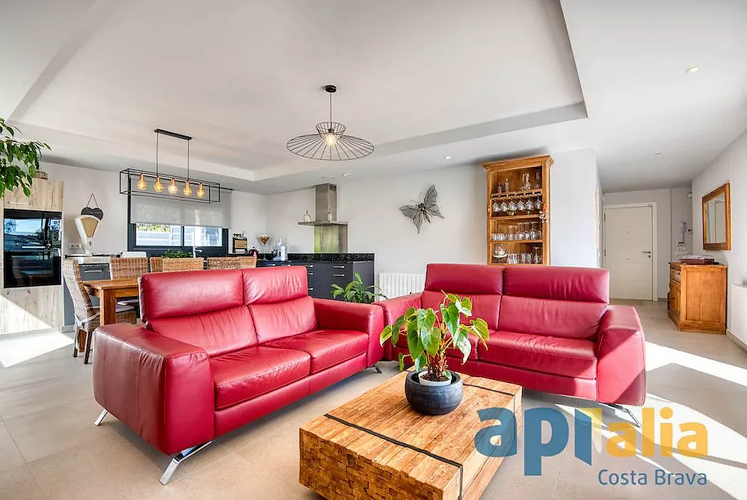 Contemporary single-family house 5 minutes from Platja d'Aro.