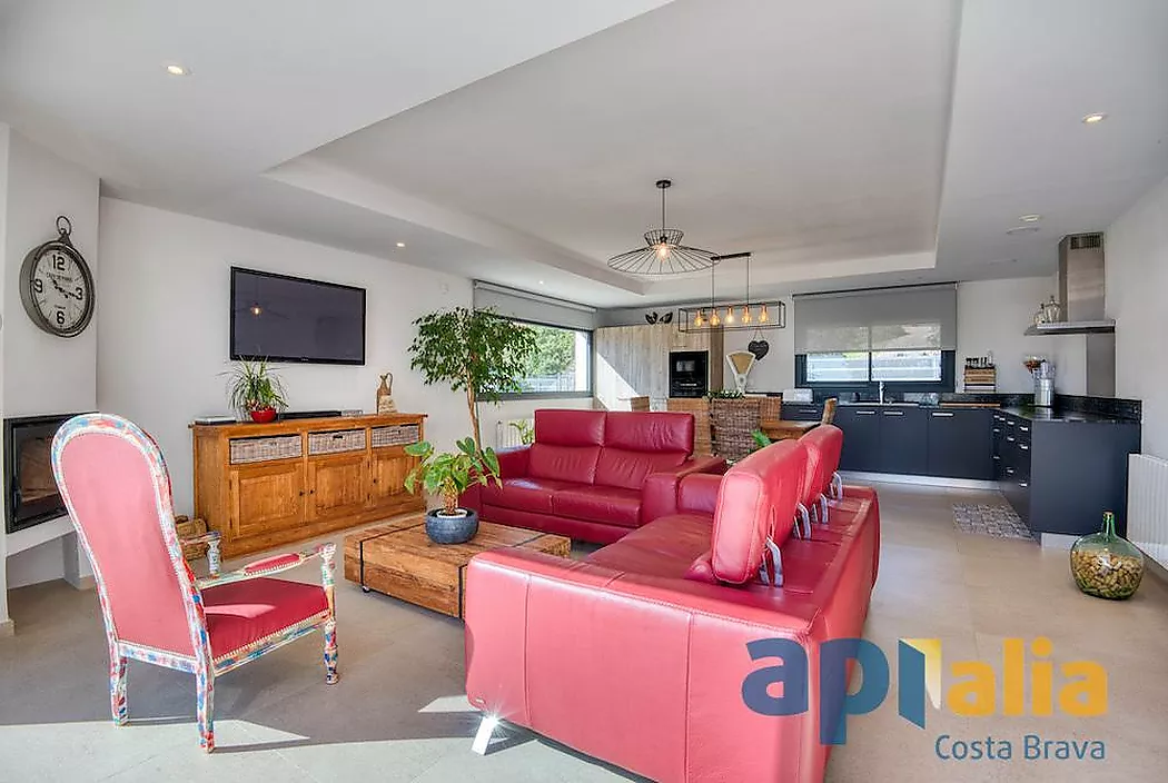 Contemporary single-family house 5 minutes from Platja d'Aro.