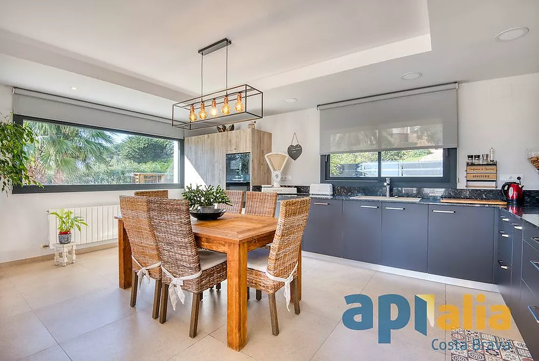 Contemporary single-family house 5 minutes from Platja d'Aro.
