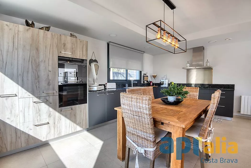 Contemporary single-family house 5 minutes from Platja d'Aro.