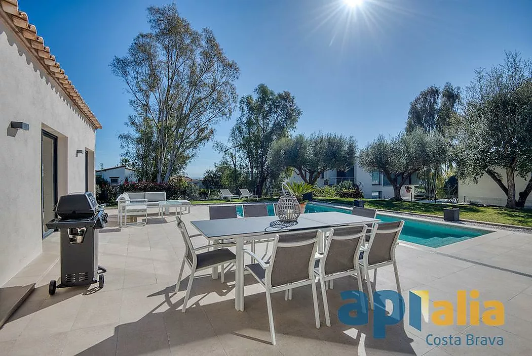 Contemporary single-family house 5 minutes from Platja d'Aro.
