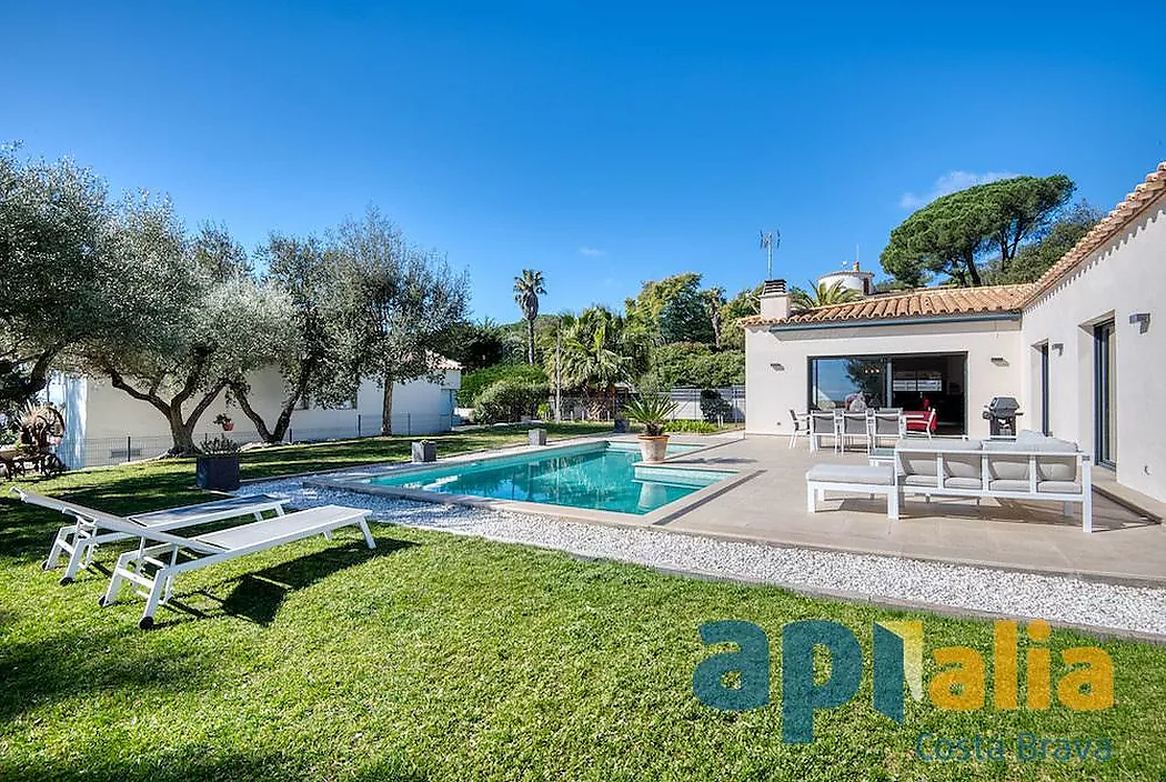 Contemporary single-family house 5 minutes from Platja d'Aro.