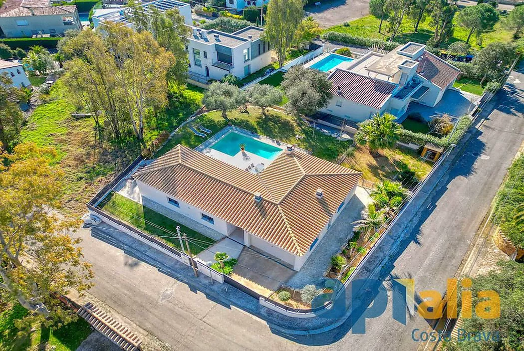 Contemporary single-family house 5 minutes from Platja d'Aro.