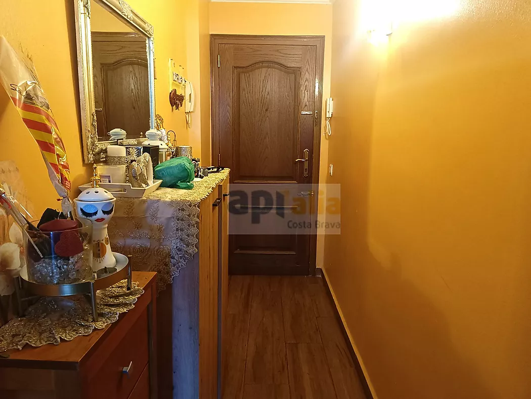 Bright apartment near the beaches of Calella de Palafrugell and Llafranc.