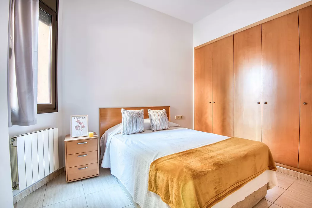 Functional apartment with parking .-Sant Feliu de Guíxols
