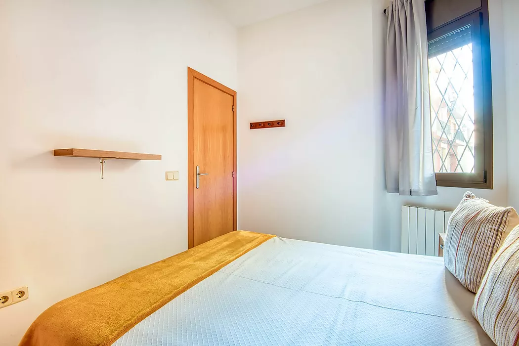 Functional apartment with parking .-Sant Feliu de Guíxols