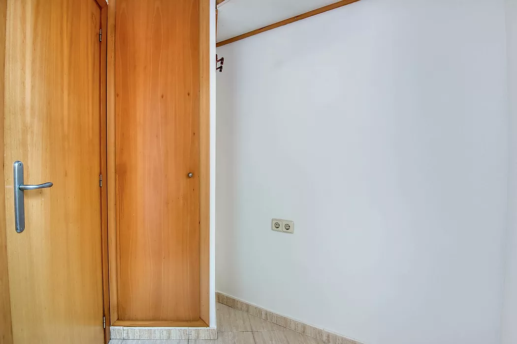Functional apartment with parking .-Sant Feliu de Guíxols