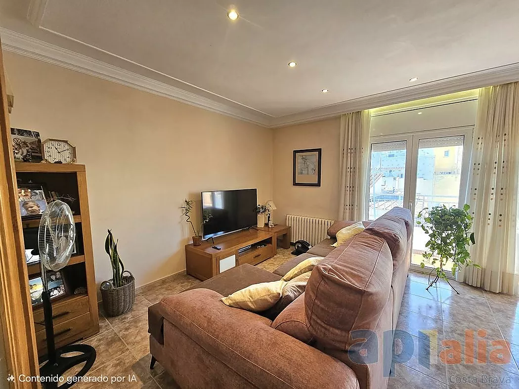 DUPLEX WITH TERRACE IN ST. FELIU DE GUÍXOLS