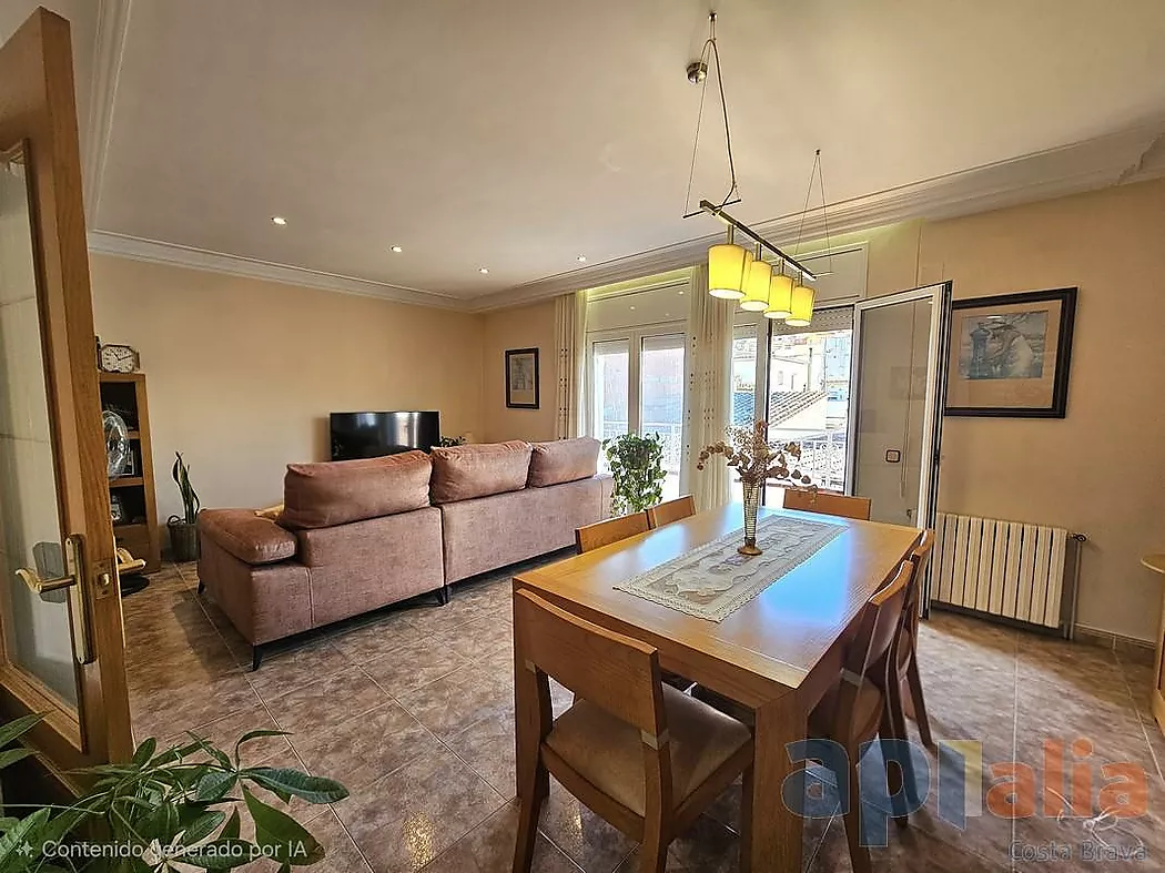 DUPLEX WITH TERRACE IN ST. FELIU DE GUÍXOLS