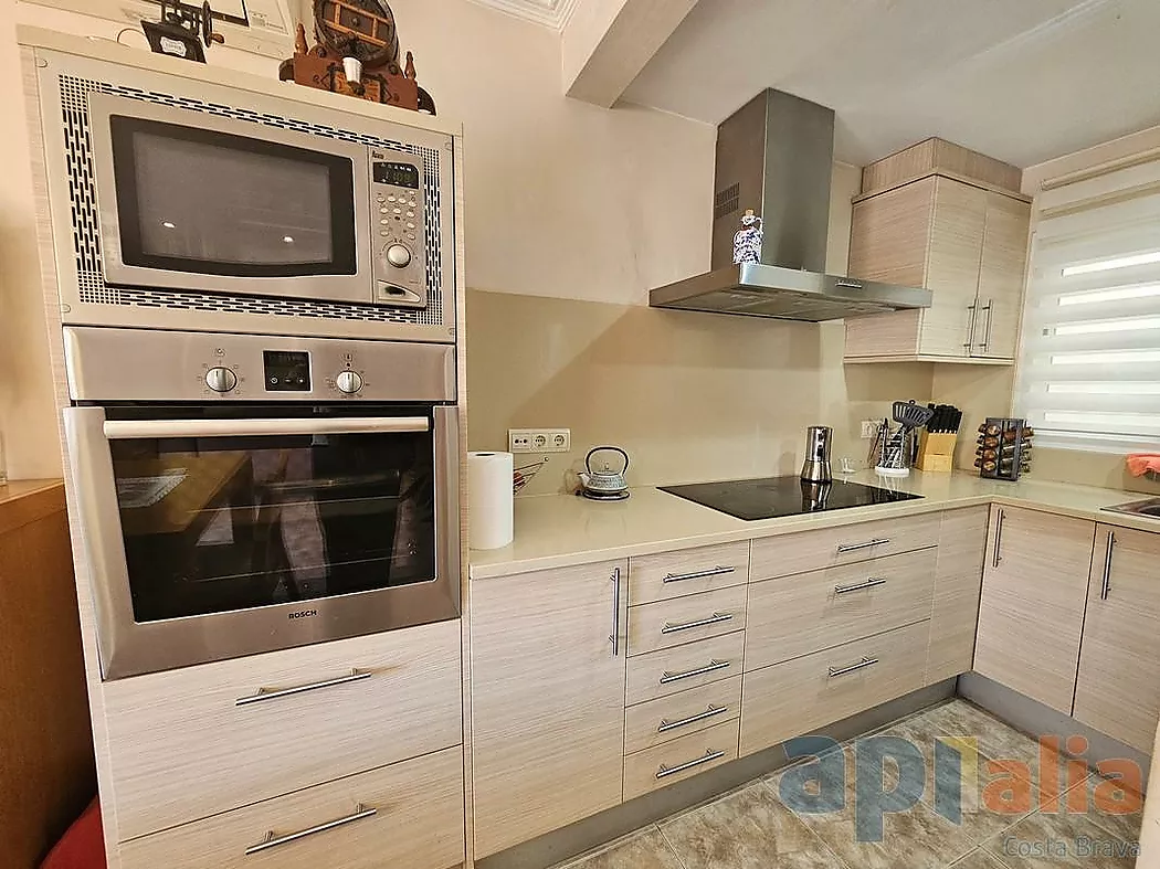 DUPLEX WITH TERRACE IN ST. FELIU DE GUÍXOLS