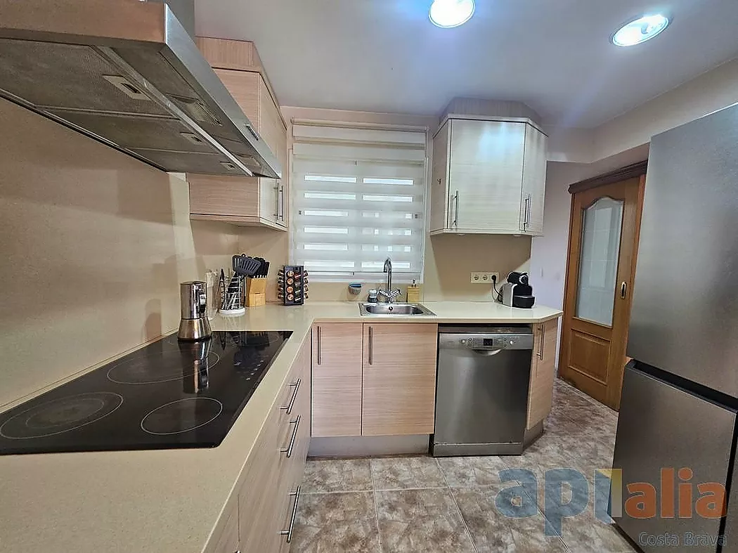 DUPLEX WITH TERRACE IN ST. FELIU DE GUÍXOLS