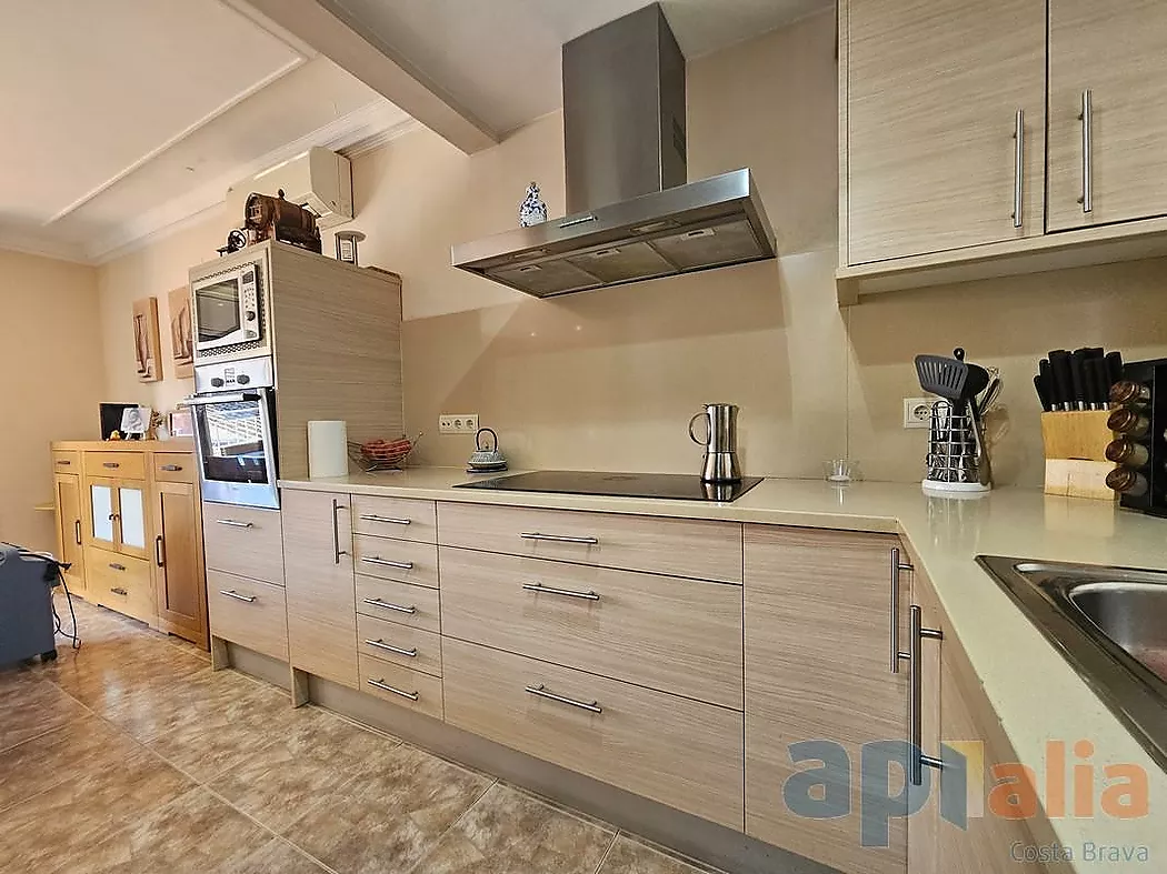 DUPLEX WITH TERRACE IN ST. FELIU DE GUÍXOLS