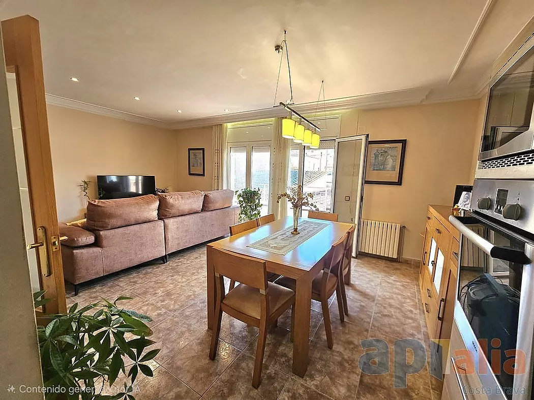 DUPLEX WITH TERRACE IN ST. FELIU DE GUÍXOLS