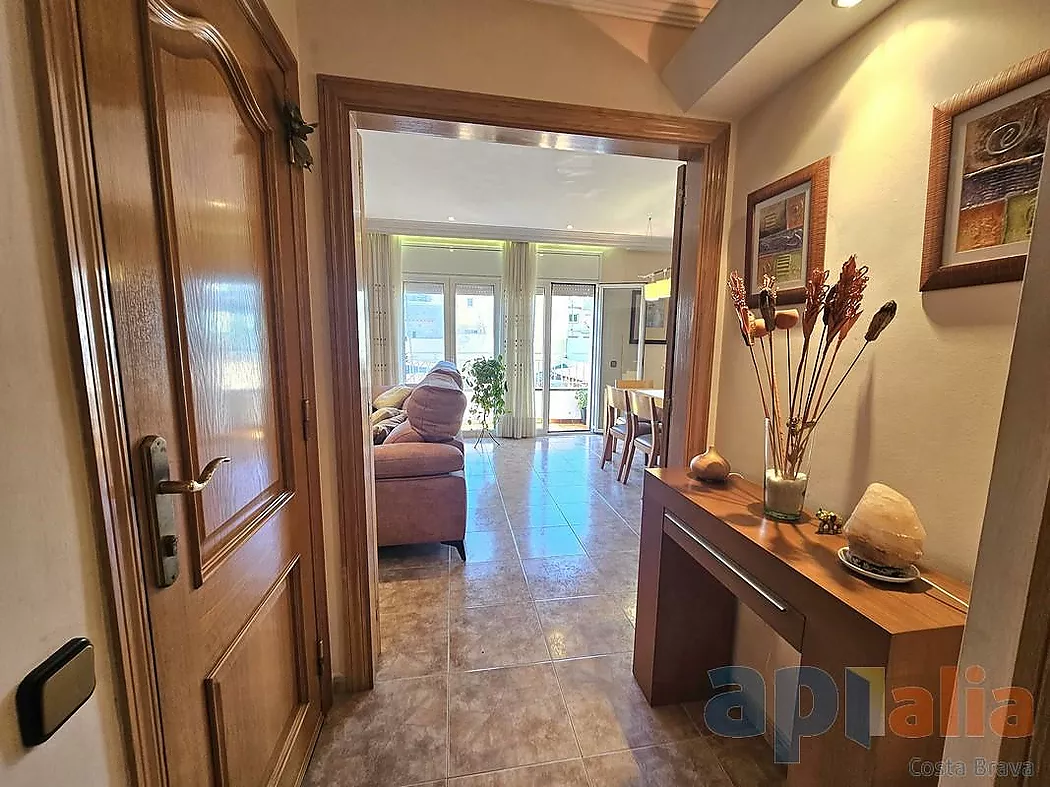 DUPLEX WITH TERRACE IN ST. FELIU DE GUÍXOLS