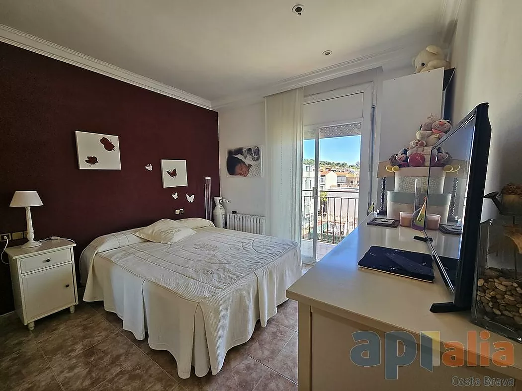DUPLEX WITH TERRACE IN ST. FELIU DE GUÍXOLS