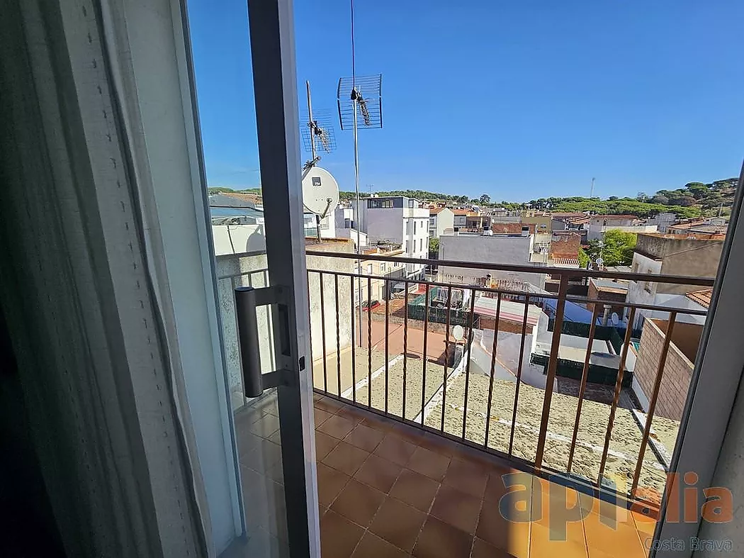DUPLEX WITH TERRACE IN ST. FELIU DE GUÍXOLS