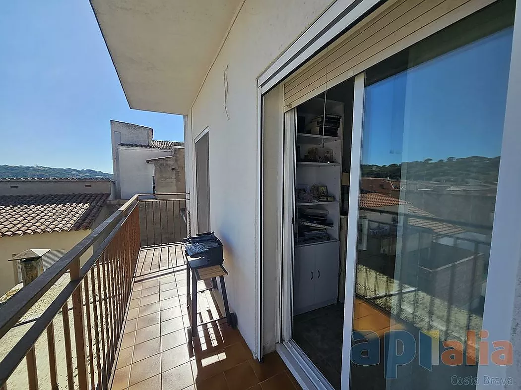 DUPLEX WITH TERRACE IN ST. FELIU DE GUÍXOLS