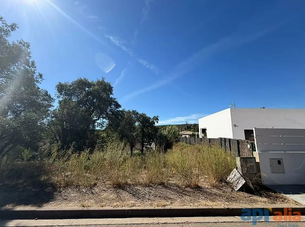 PLOT IN MAS PALLÍ II RESIDENTIAL DEVELOPMENT (CALONGE) WITH BASIC PROJECT INCLUDED