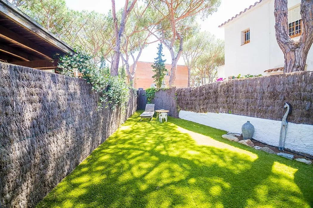 Charming townhouse in the heart of Platja d Aro, just 2 minutes from the beach