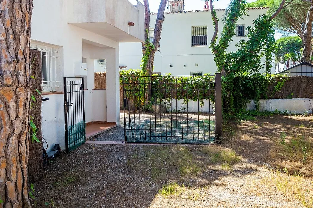 Charming townhouse in the heart of Platja d Aro, just 2 minutes from the beach