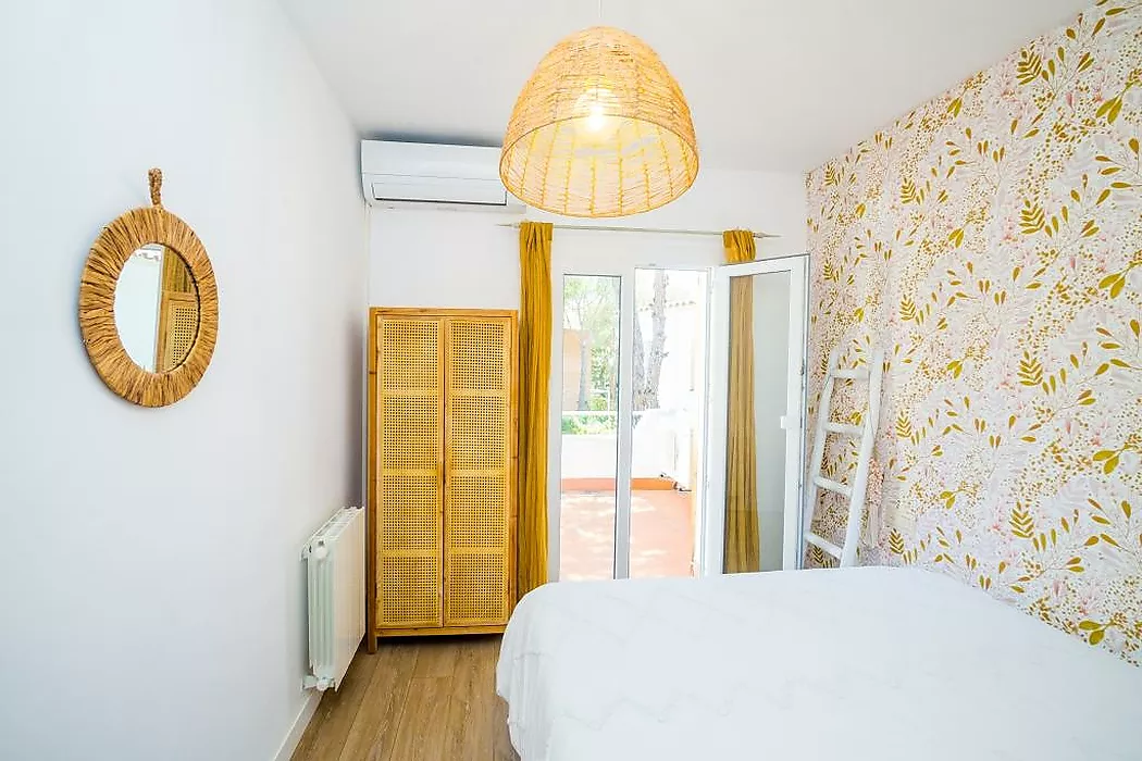 Charming townhouse in the heart of Platja d Aro, just 2 minutes from the beach