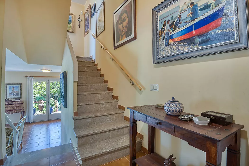 Apialia Costa Brava Exclusive. 131 m  townhouse for sale in a privileged area of S Agaró, featuring 3 double bedrooms, 2 full bathrooms, a private gar