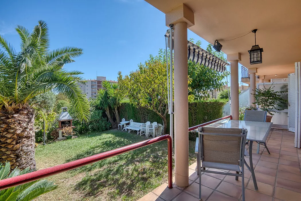 Apialia Costa Brava Exclusive. 131 m  townhouse for sale in a privileged area of S Agaró, featuring 3 double bedrooms, 2 full bathrooms, a private gar
