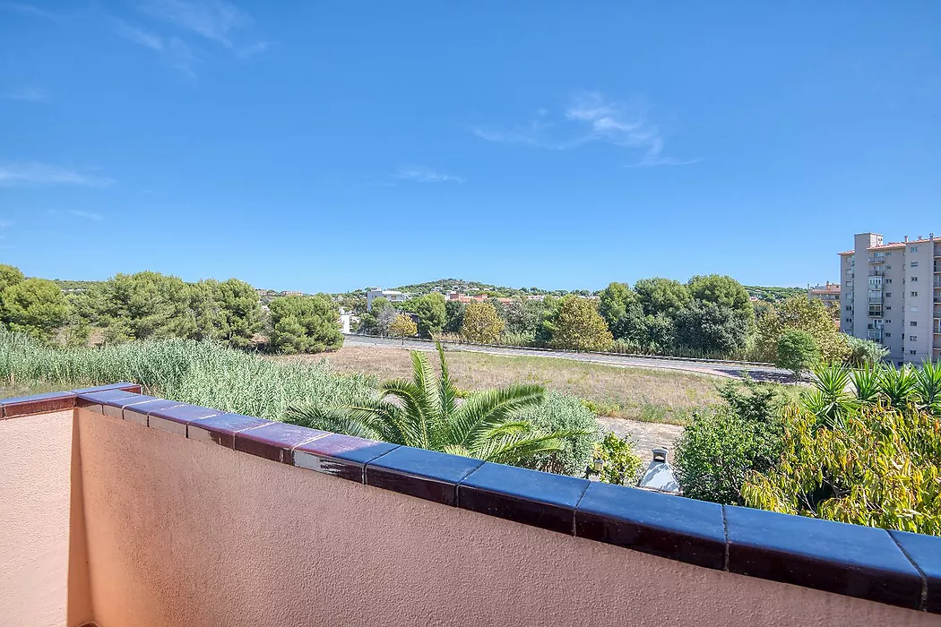Apialia Costa Brava Exclusive. 131 m  townhouse for sale in a privileged area of S Agaró, featuring 3 double bedrooms, 2 full bathrooms, a private gar