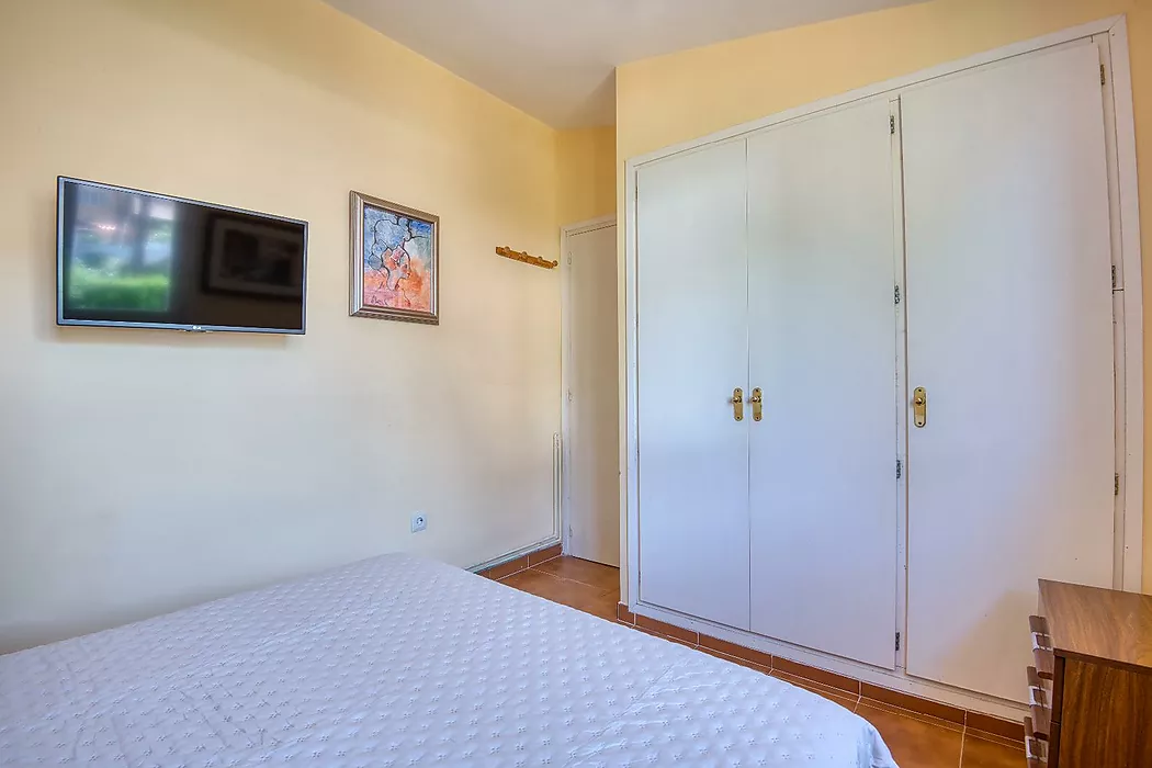 Apialia Costa Brava Exclusive. 131 m  townhouse for sale in a privileged area of S Agaró, featuring 3 double bedrooms, 2 full bathrooms, a private gar