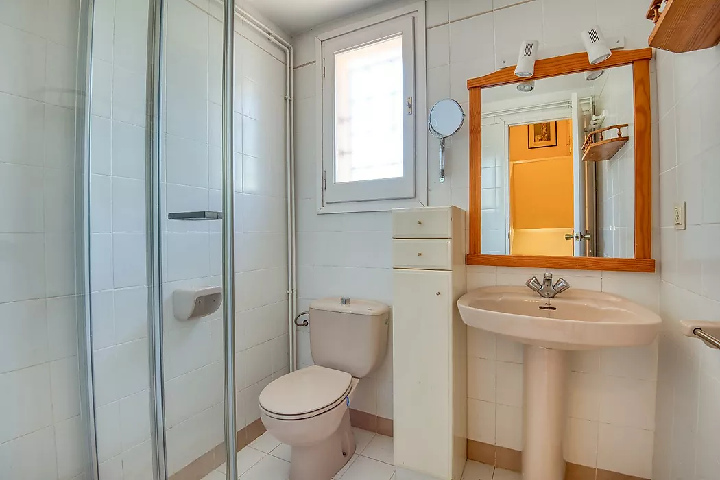 Apialia Costa Brava Exclusive. 131 m  townhouse for sale in a privileged area of S Agaró, featuring 3 double bedrooms, 2 full bathrooms, a private gar