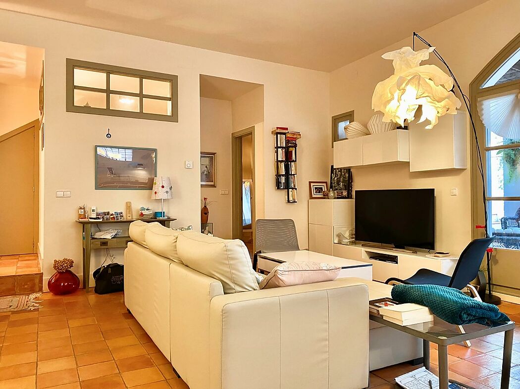 EXCELLENT HOUSE FOR SALE IN GIRONA STREET